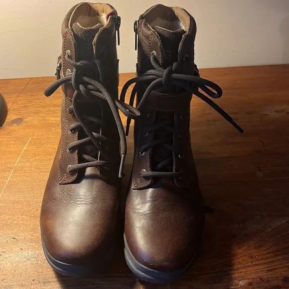 UGG Kesey Ankle Boots Womens Sz 7