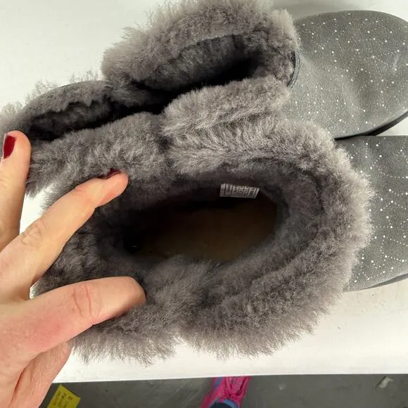 Ugg Mini Bailey Button II Snow Boots Women's 9 Gray Suede Pull On Round Toe