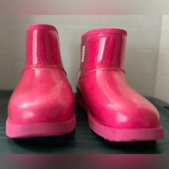 UGG Pink Boots Women’s Size 5 EUC