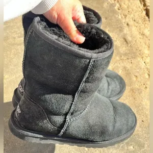 Ugg Size 9 Black Boots