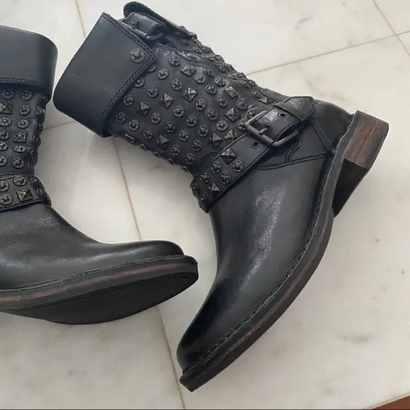 Ugg Stud boots 5.5