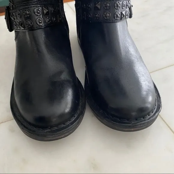 Ugg Stud boots 5.5
