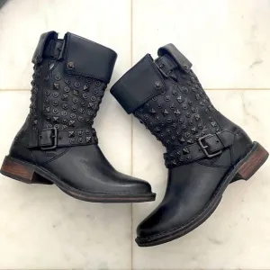 Ugg Stud boots 5.5