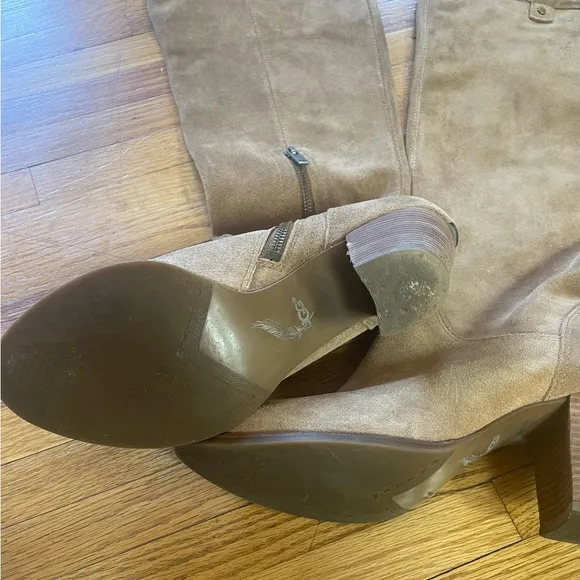 Ugg Tan Women’s Suede Knee-High Boots 9.5