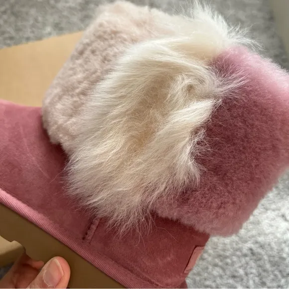 UGG women boots NWT pink