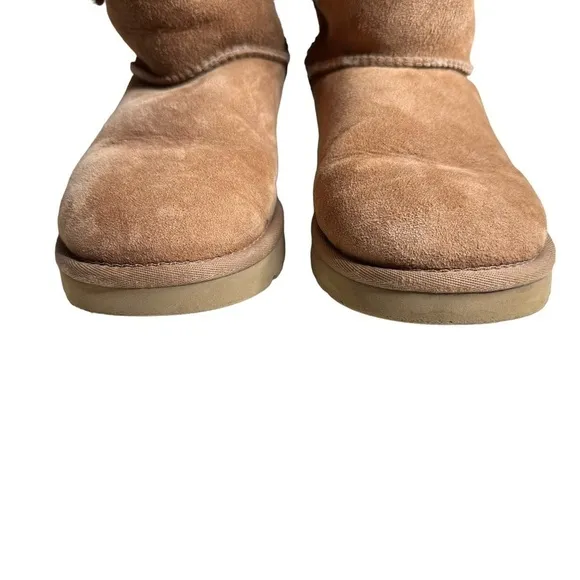 UGG Women’s  Bailey Triple Button Boots. Size 7