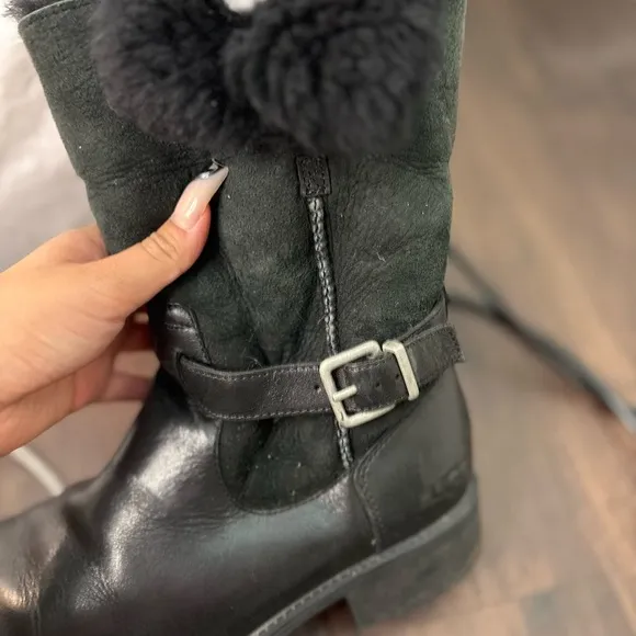 UGG Women’s Pernille Boots Size 9