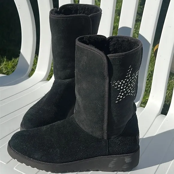 UGG Women’s Suede Faux Fur Snow Boots Size 9.5 Black