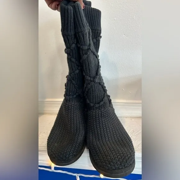 Uggs Knit Boot Women’s Size 8 EUC
