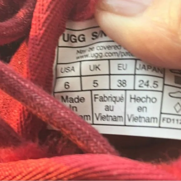 Uggs Neumal boots in Red