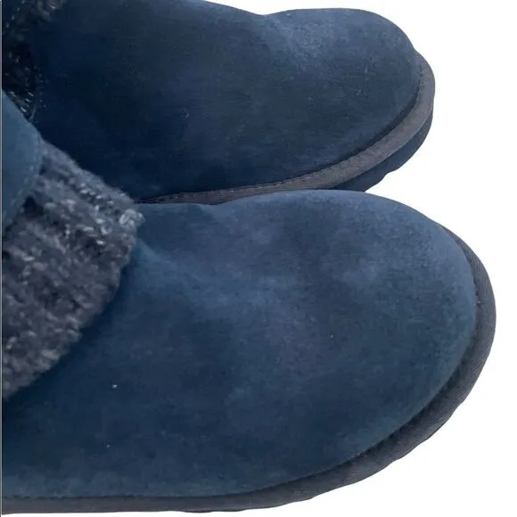 Ugg’s women’s navy blue boots rib knit shoe