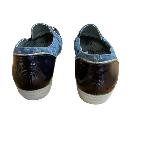 Un Tour En Ville UTN Navy Cap Toe Metallic Foil Slip On Shoes Size 41