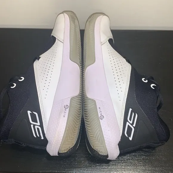 Under Armour SC 3ZERO IV Men's Athletic Shoes Sneaker Size 11.5.