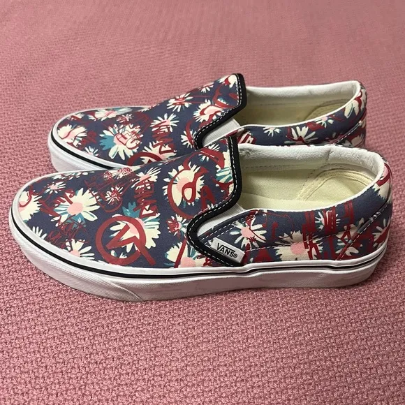 Vans Classic Floral Slip On Shoes women’s size 8 / men’s 6.5