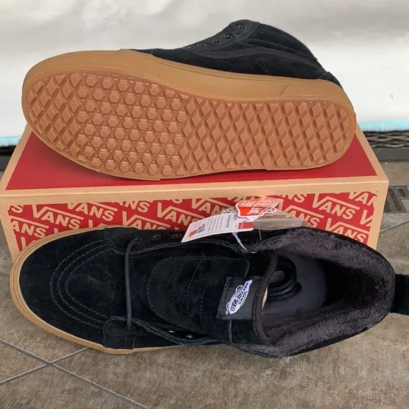 VANS Men’s Sk8-Hi Mte (Mte) Black/GumVN0A33TXGT7 Sneakers Boots
