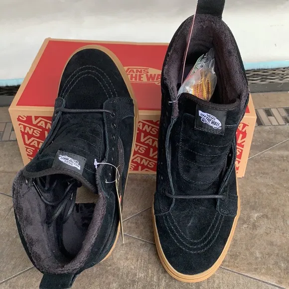 VANS Men’s Sk8-Hi Mte (Mte) Black/GumVN0A33TXGT7 Sneakers Boots