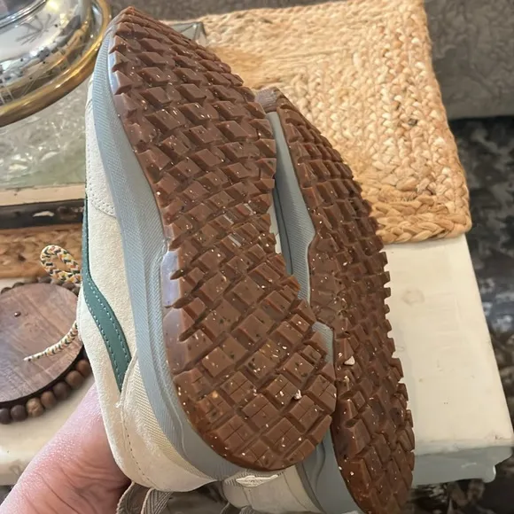 Vans Ultra Range MTE exo suede shoes