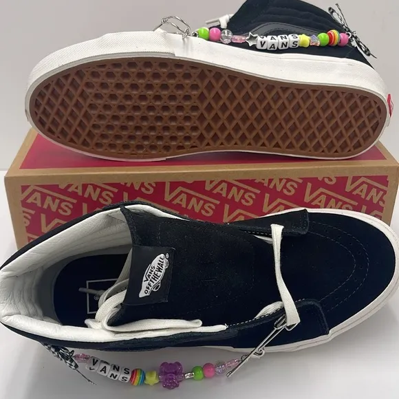 Vans WMNS Black High-Top Sneakers Sk8-HiVansware Black/True WhiteVN0A4BVT6BT