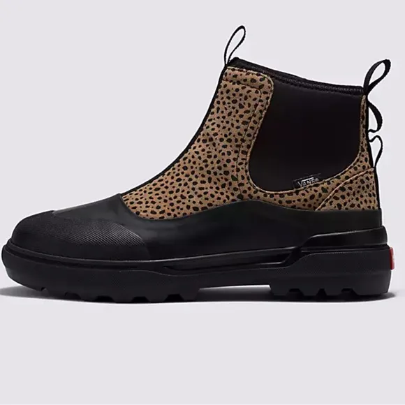 Vans WMNS Colfax BootAnimal Brown/BlackVN0A5HFAY49Sneakers Boots