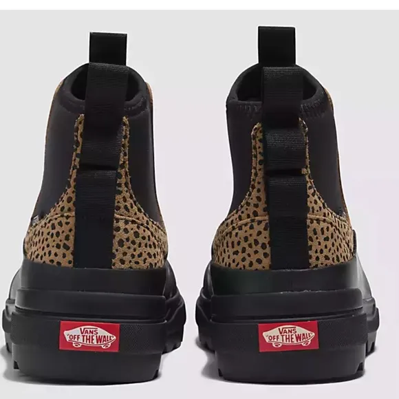 Vans WMNS Colfax BootAnimal Brown/BlackVN0A5HFAY49Sneakers Boots