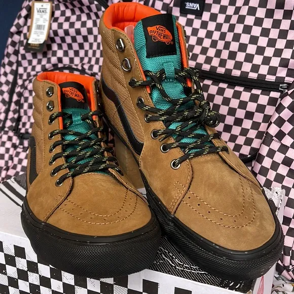 Vans WMNS Skate Sk8-HiOutdoor Brown/BlackVN0ASFCCY49Sneakers Boots