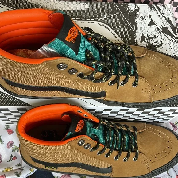Vans WMNS Skate Sk8-HiOutdoor Brown/BlackVN0ASFCCY49Sneakers Boots