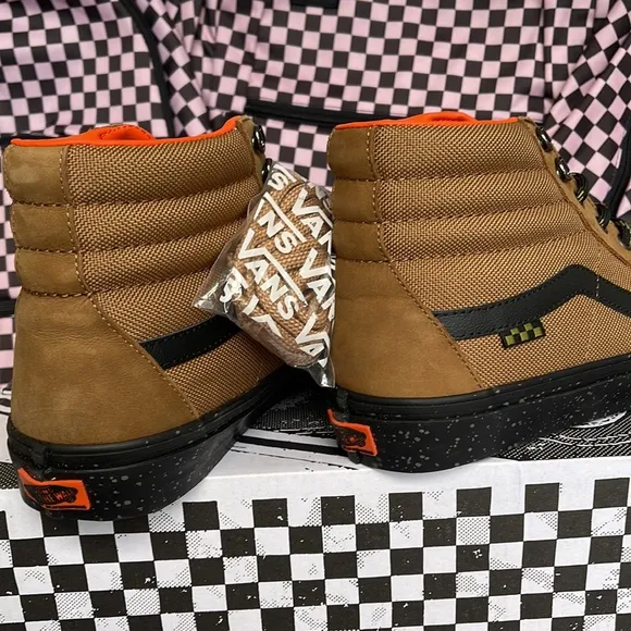 Vans WMNS Skate Sk8-HiOutdoor Brown/BlackVN0ASFCCY49Sneakers Boots