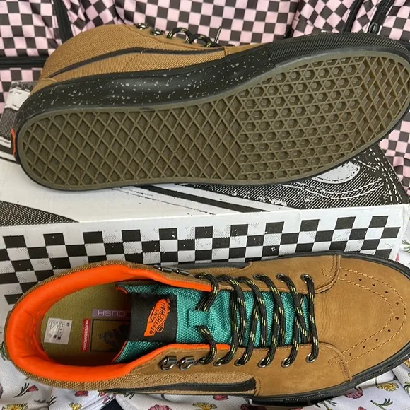Vans WMNS Skate Sk8-HiOutdoor Brown/BlackVN0ASFCCY49Sneakers Boots