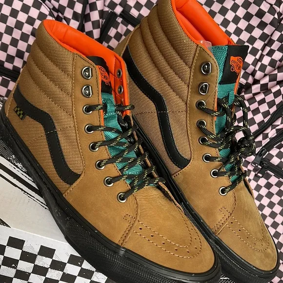 Vans WMNS Skate Sk8-HiOutdoor Brown/BlackVN0ASFCCY49Sneakers Boots