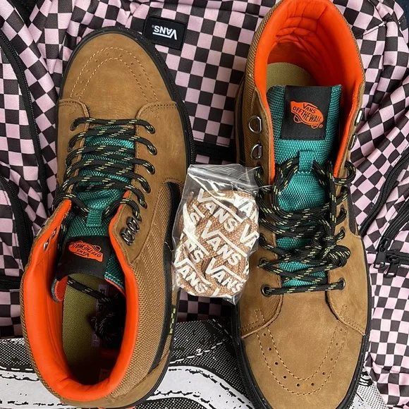 Vans WMNS Skate Sk8-HiOutdoor Brown/BlackVN0ASFCCY49Sneakers Boots
