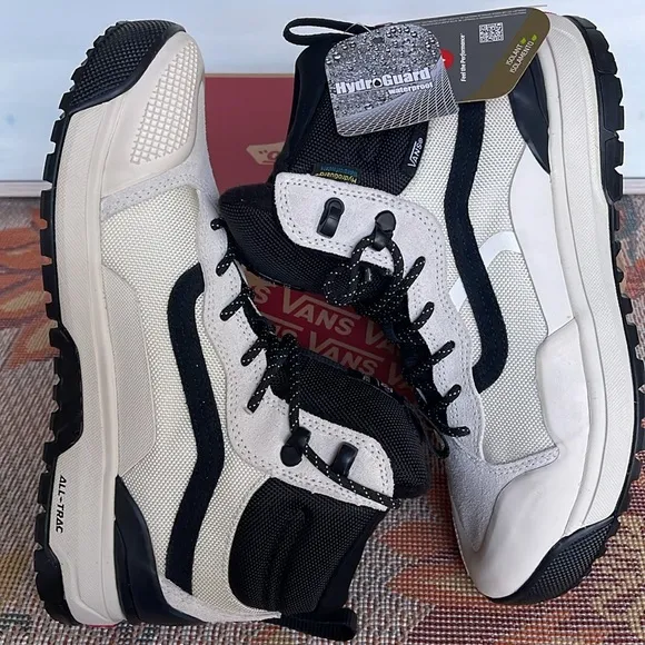 Vans WMNS Ultrarange Exo Hi Mte2 Marshmallow/BlackVN0A4BVSKIGSneakers Boots