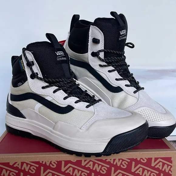 Vans WMNS Ultrarange Exo Hi Mte2 Marshmallow/BlackVN0A4BVSKIGSneakers Boots