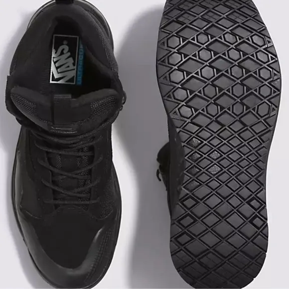 Vans WMNS Ultrarange ExoBlack/BlackSneakers MTE Boots VN0A4BVSBKA