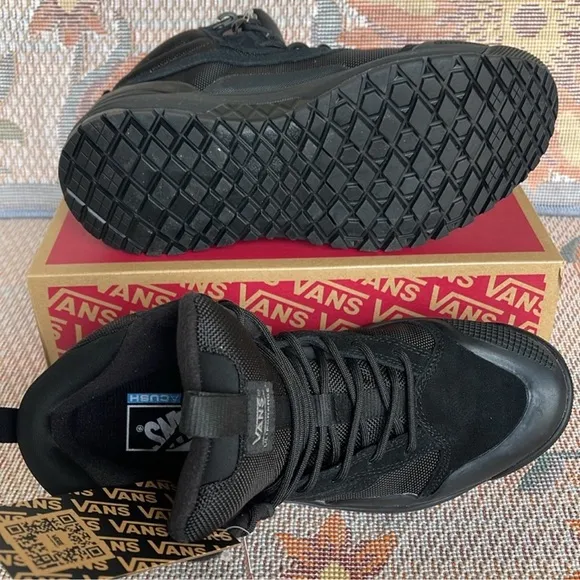 Vans WMNS Ultrarange ExoBlack/BlackSneakers MTE Boots VN0A4BVSBKA