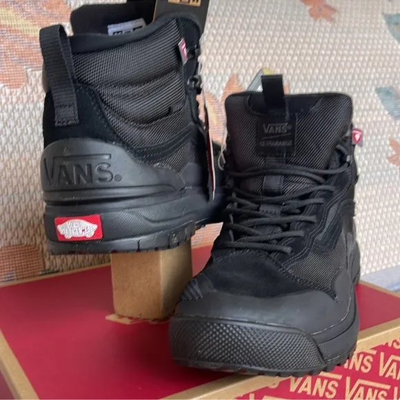 Vans WMNS Ultrarange ExoBlack/BlackSneakers MTE Boots VN0A4BVSBKA