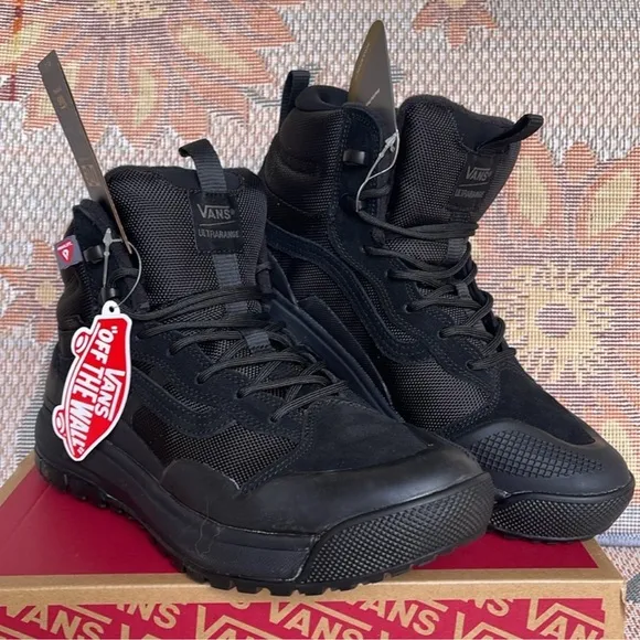 Vans WMNS Ultrarange ExoBlack/BlackSneakers MTE Boots VN0A4BVSBKA