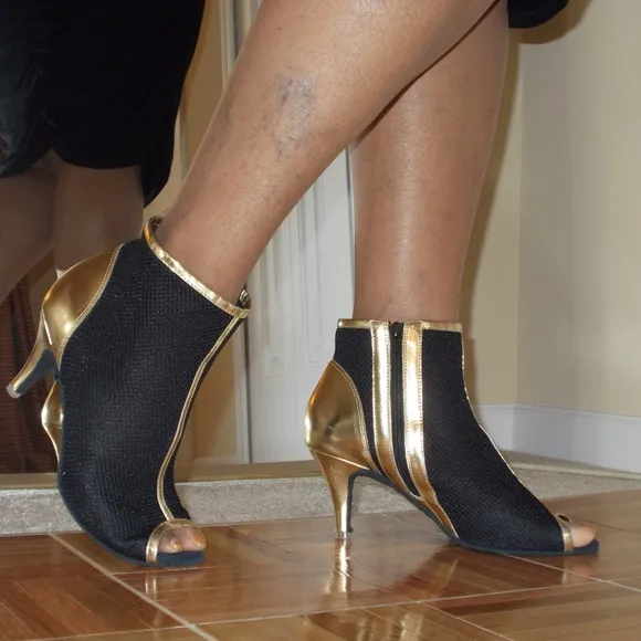 Very Fine Stiletto Dance Booties Sz 9.5