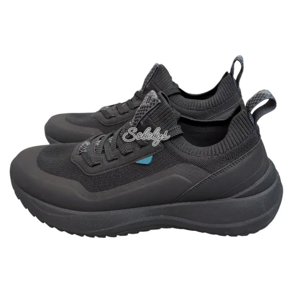 Vessi Stormburst Black Low Top Black Waterproof Dyma-Tex Knit Sneaker Womens 9