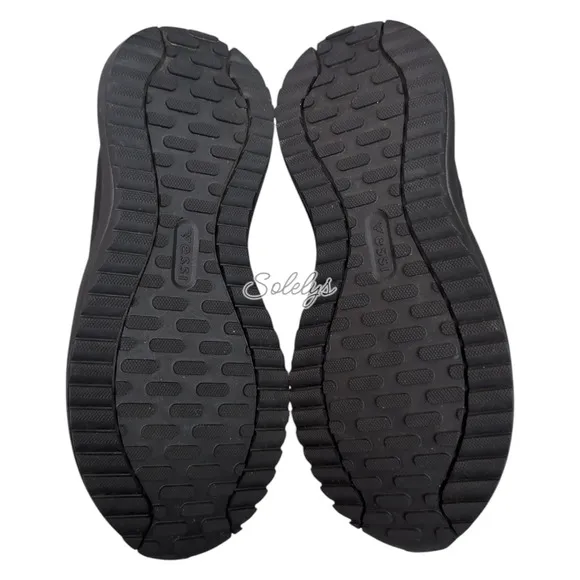 Vessi Stormburst Black Low Top Black Waterproof Dyma-Tex Knit Sneaker Womens 9
