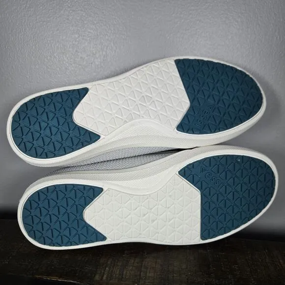 Vessi Weekend Sneaker Kids Size J4 Waterproof Shoes Sneakers Grey White