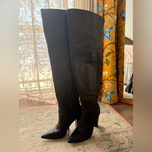 Vince Camuto “Minnada” Black Leather Boots – Women’s 7