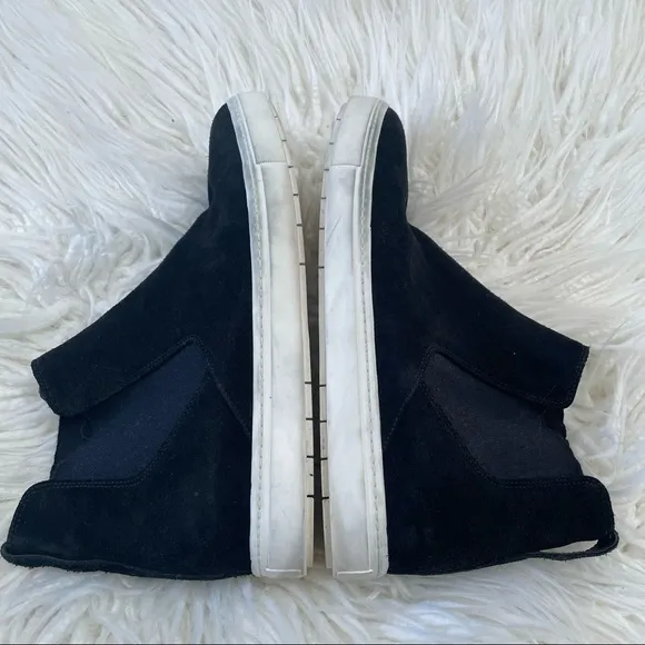 Vince Newlyn black suede slip on high‎ top sneaker shoes ladies 8.5