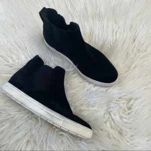 Vince Newlyn black suede slip on high‎ top sneaker shoes ladies 8.5