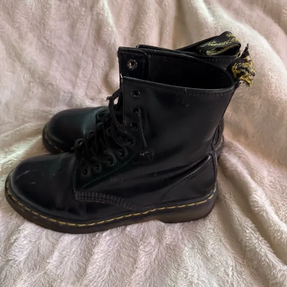 Vintage Dr. Martens 1460 boots black