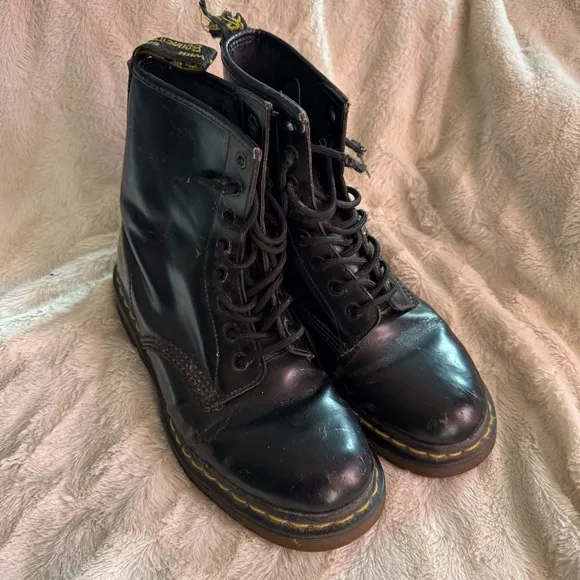 Vintage Dr. Martens 1460 boots black