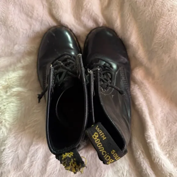Vintage Dr. Martens 1460 boots black