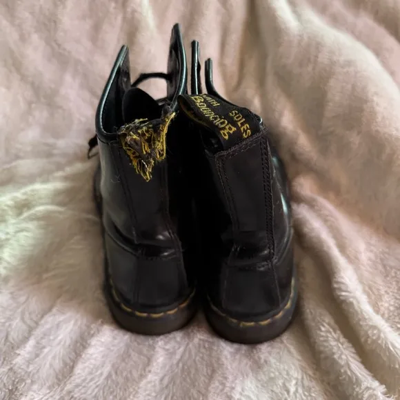 Vintage Dr. Martens 1460 boots black
