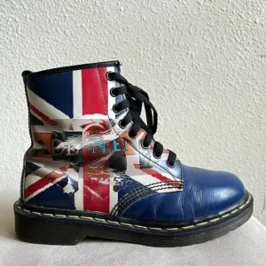 Vintage Dr Martens 1460 Boots Made in England Bull Dog Union Jack 38