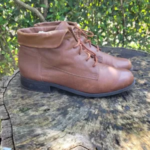 Vintage Women Brown Ankle Boots By St. John's Bay Size 8 1/2 M/Brown Leather Ank