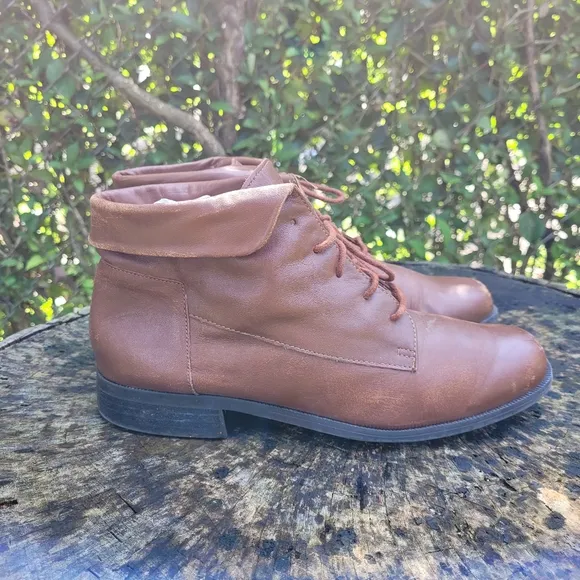 Vintage Women Brown Ankle Boots By St. John's Bay Size 8 1/2 M/Brown Leather Ank